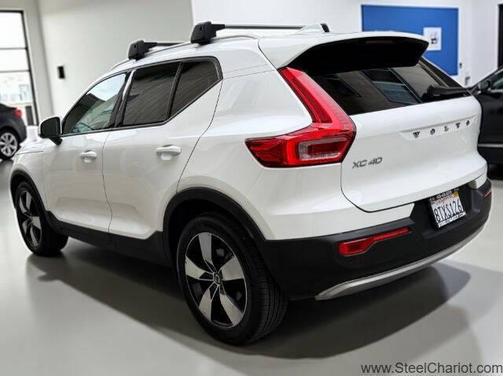 2019 Volvo XC40 T5 Momentum