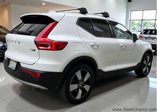 2019 Volvo XC40 T5 Momentum