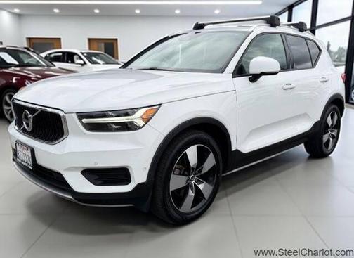2019 Volvo XC40 T5 Momentum