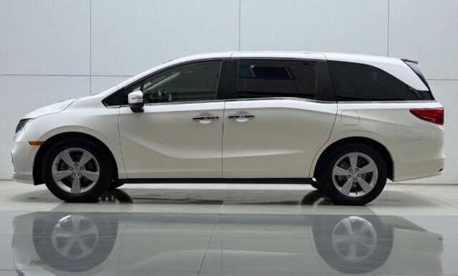 White Diamond Pearl 2018 Honda Odyssey EX