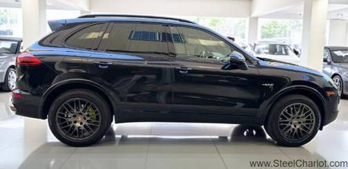 2017 Porsche Cayenne Platinum Edition