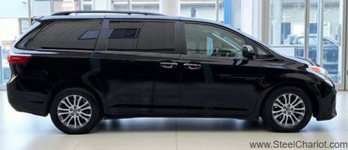 2018 Toyota Sienna XLE