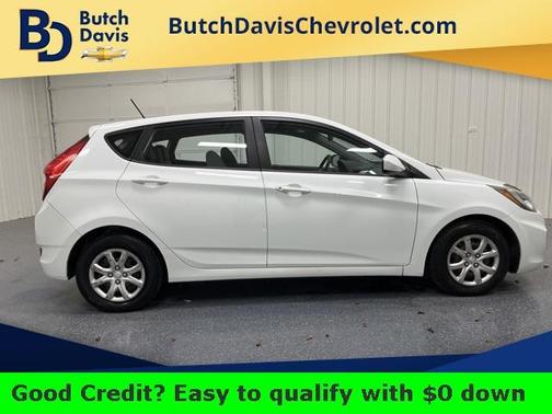 Photo 2 of 15 of 2013 Hyundai Accent GS