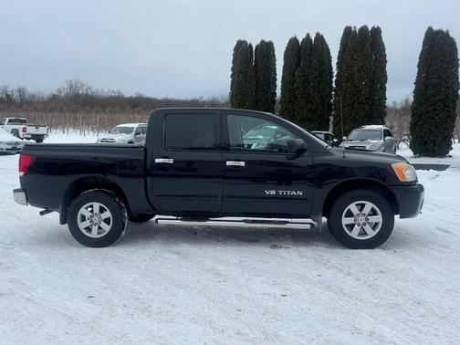 2012 Nissan Titan SV