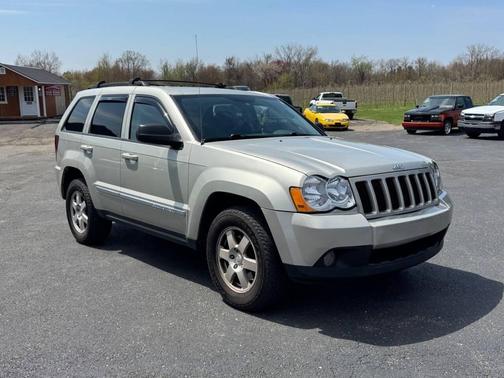 Light Graystone Pearlcoat 2010 Jeep Grand Cherokee Laredo