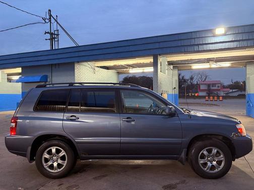 2005 Toyota Highlander Base