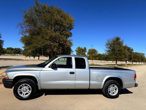 2004 Dodge Dakota Base