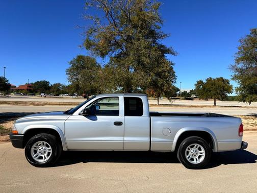2004 Dodge Dakota Base