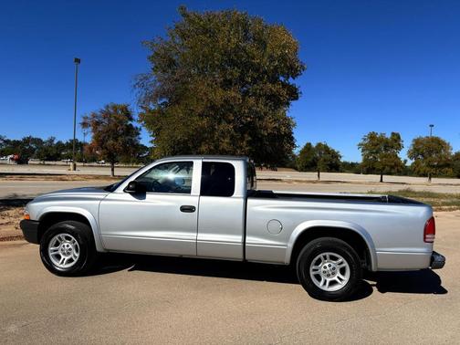 2004 Dodge Dakota Base