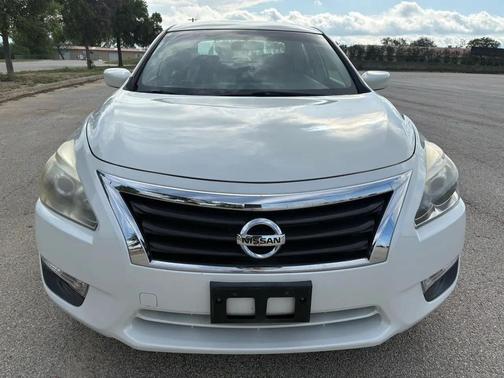 Pearl White 2013 Nissan Altima 2.5 S