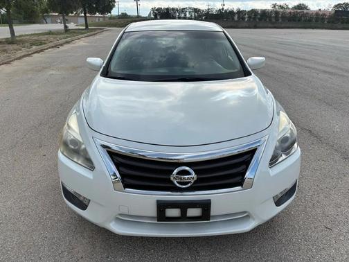 Pearl White 2013 Nissan Altima 2.5 S