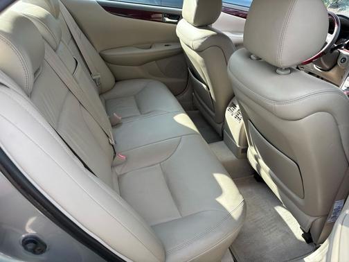 2004 Lexus ES 330 Base