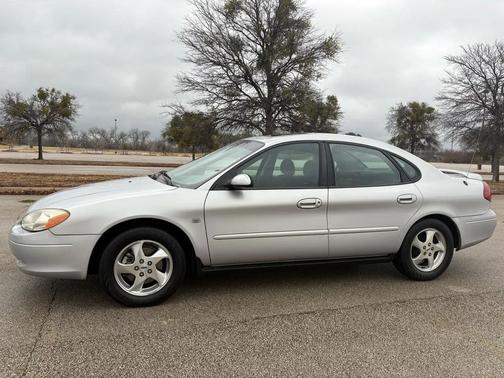 2002 Ford Taurus SES