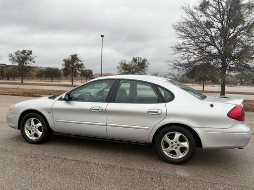 2002 Ford Taurus SES