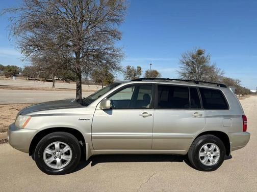 2003 Toyota Highlander Base