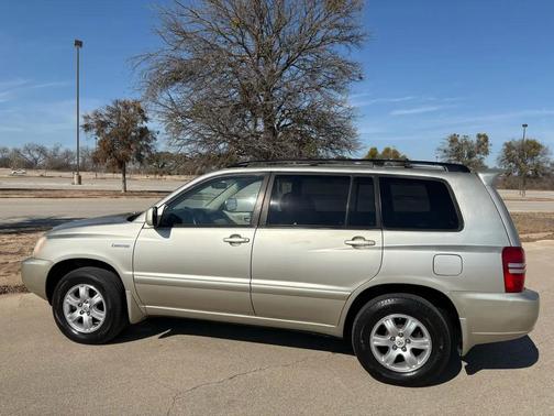 2003 Toyota Highlander Base