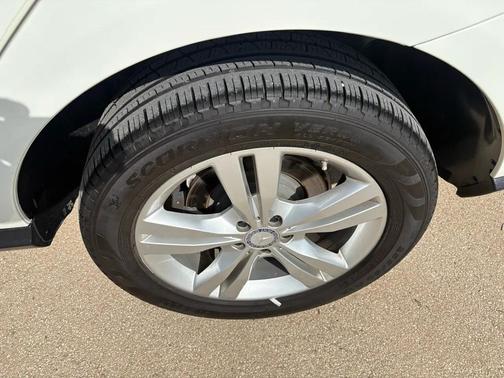 White 2012 Mercedes-Benz M-Class 4MATIC