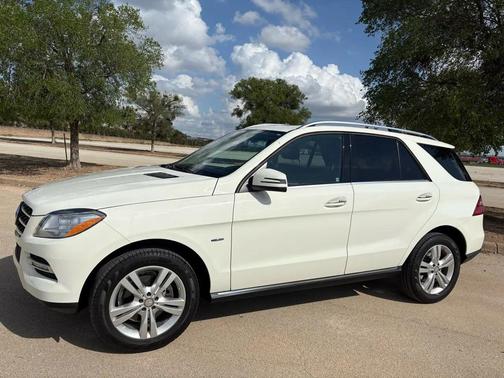 White 2012 Mercedes-Benz M-Class 4MATIC