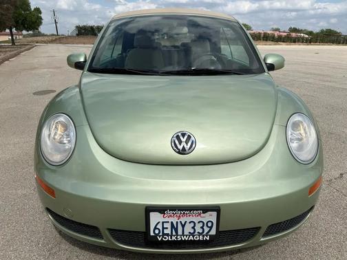 2008 Volkswagen New Beetle SE