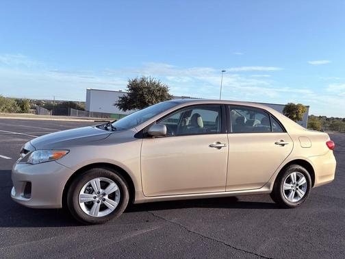 2011 Toyota Corolla LE