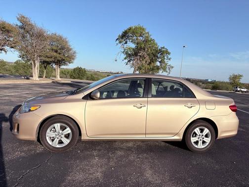 2011 Toyota Corolla LE