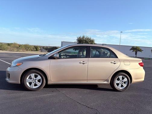 2011 Toyota Corolla LE