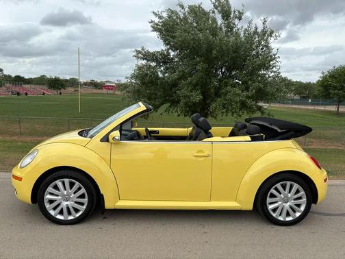 Sunflower Yellow/Black Roof 2008 Volkswagen New Beetle SE