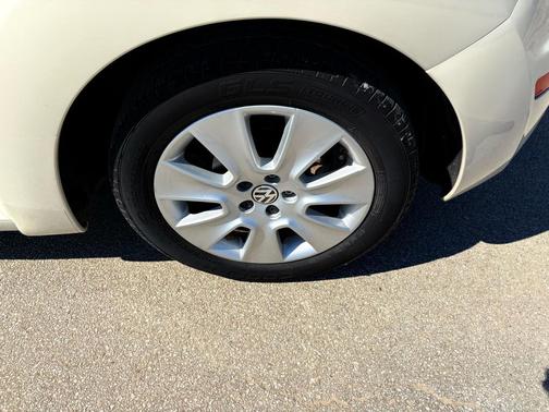 2010 Volkswagen New Beetle 2.5L