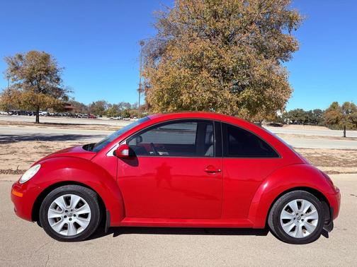 2008 Volkswagen New Beetle S