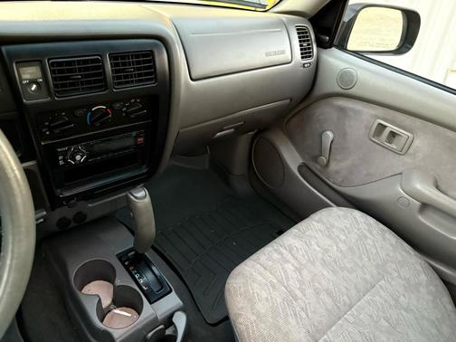 2001 Toyota Tacoma Base