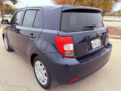 2013 Scion xD 5-Door Hatchback 4- AT