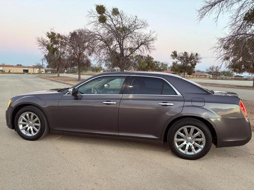 2013 Chrysler 300C Base