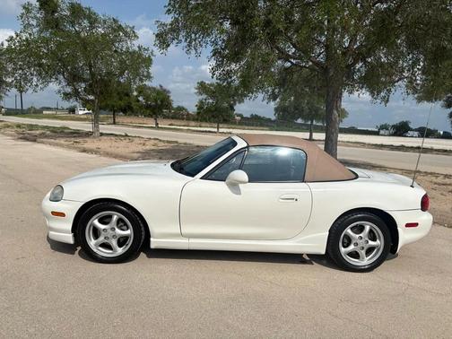 Mahogany Mica 2000 Mazda MX-5 Miata Special Edition