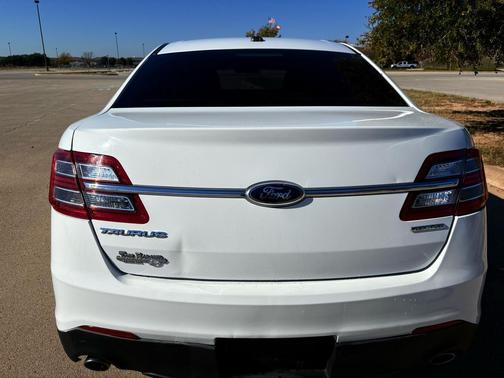 2014 Ford Taurus SE