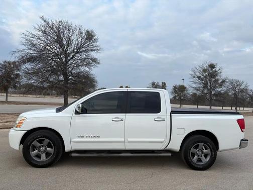 2005 Nissan Titan SE Crew Cab