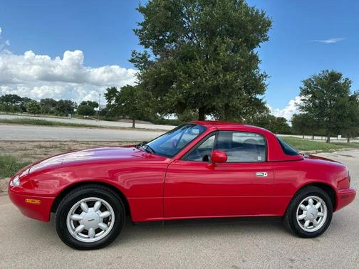 Red 1991 Mazda MX-5 Miata 2dr Convertible Special Edition 5-Spd