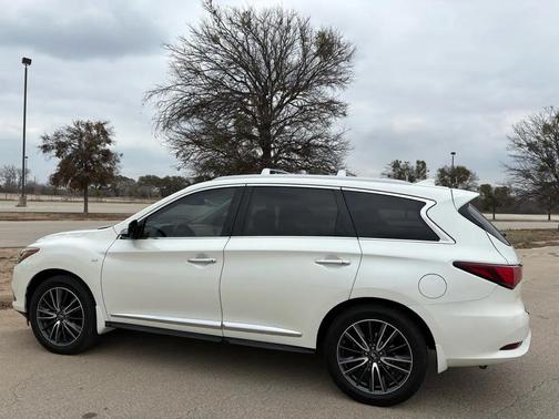 2017 INFINITI QX60 Base