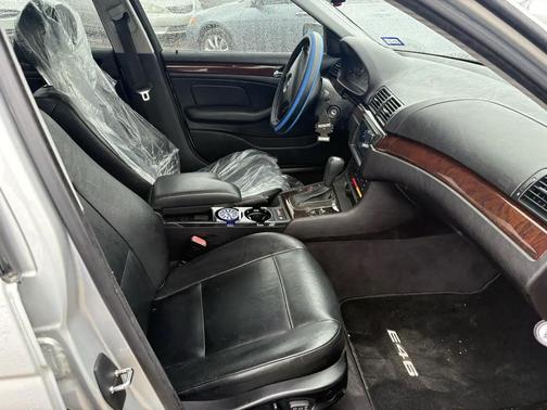 2004 BMW 325 325xi 4dr Sdn AWD