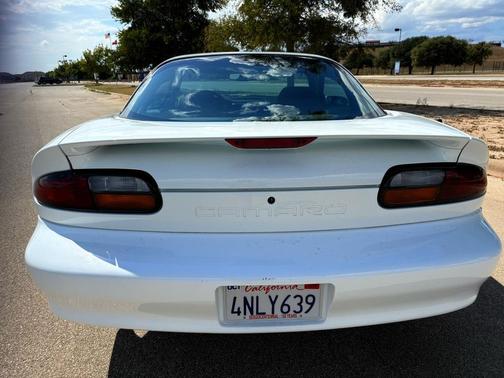 2000 Chevrolet Camaro Base