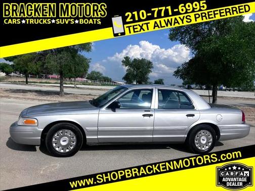 2004 Ford Crown Victoria Standard