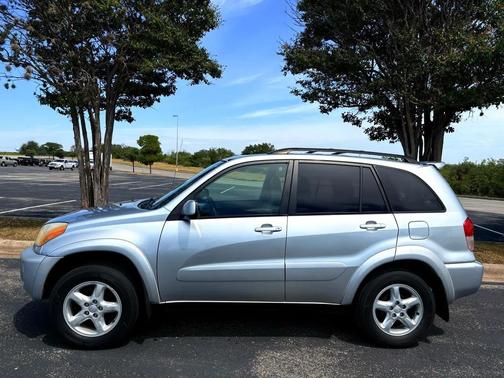 2002 Toyota RAV4 Base