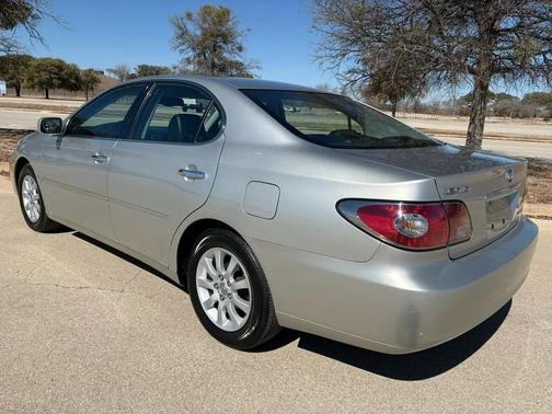 2004 Lexus ES 330 Base