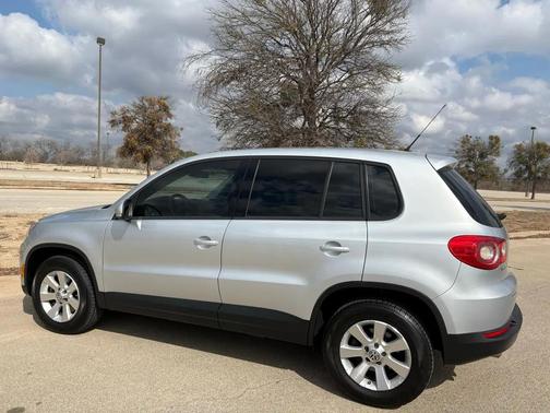 2010 Volkswagen Tiguan S