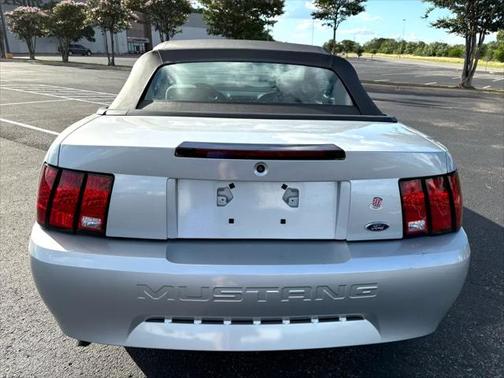 2002 Ford Mustang Deluxe