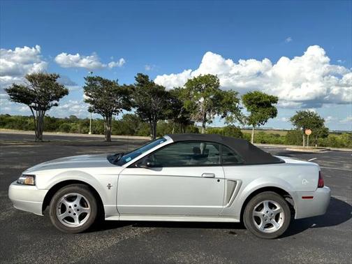 2002 Ford Mustang Deluxe