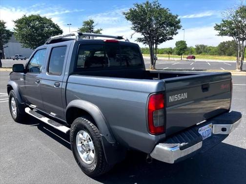 2000 Nissan Frontier XE Crew Cab