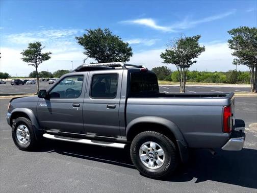 2000 Nissan Frontier XE Crew Cab