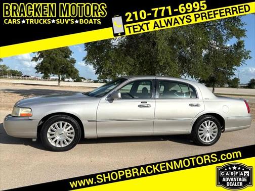 2004 Lincoln Town Car Signature