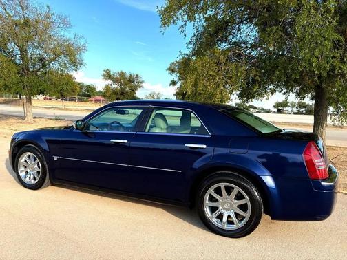 2006 Chrysler 300C Base