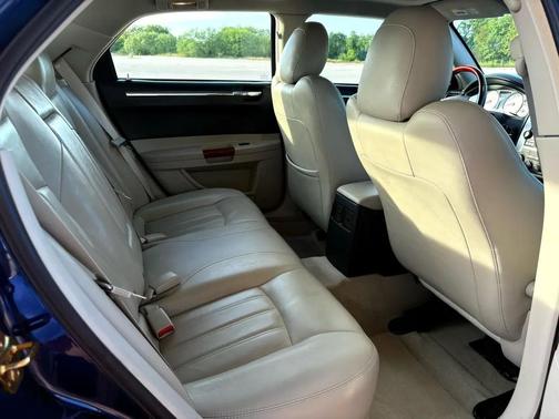 2006 Chrysler 300C Base
